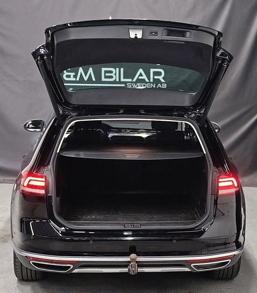 Volkswagen Passat Alltrack 7 of 30