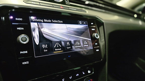 Volkswagen Passat Alltrack 19 of 30