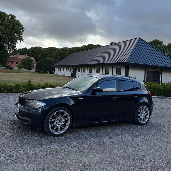 BMW 118d 3 of 5