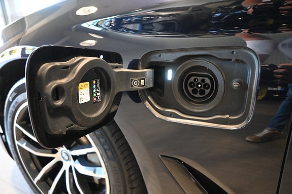 BMW 530e 7 of 25