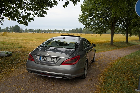 Mercedes-Benz CLS500 3 of 8