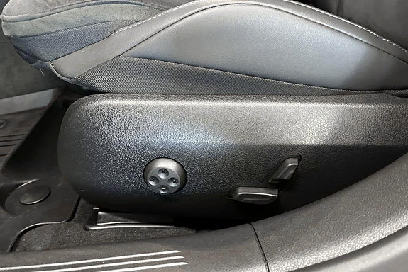 Mercedes-Benz E300 de 19 of 22