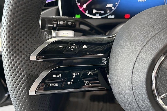 Mercedes-Benz E300 de 20 of 22