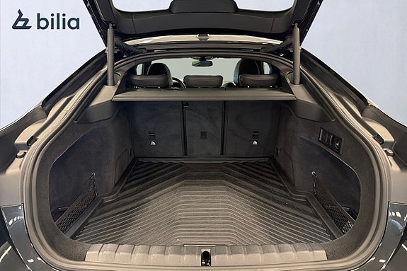 BMW i4 10 of 18