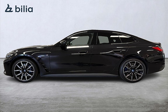 BMW i4 3 of 18