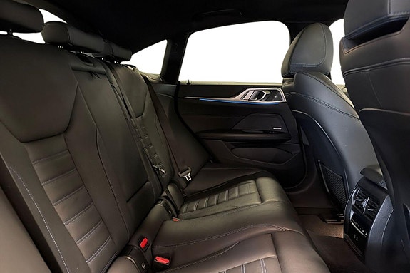BMW i4 7 of 18