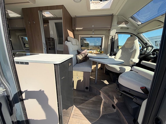Carado *5.99m*8-växlad automatlåda*Solceller*Nya modellen*Nyskick! 6 of 25