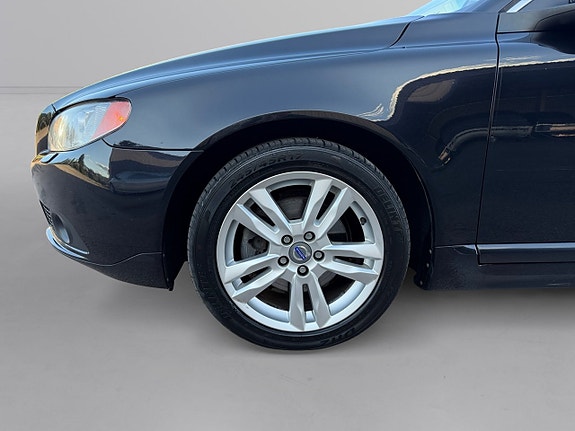 Volvo V70 3 of 15
