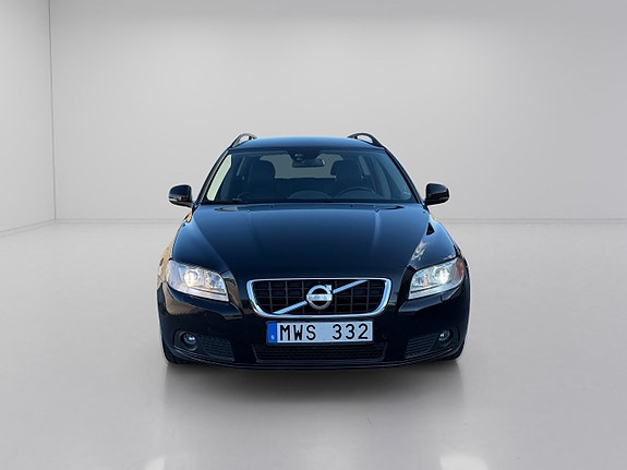 Volvo V70 2 of 15