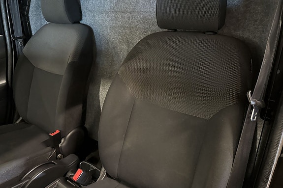 Nissan e-NV200 9 of 16