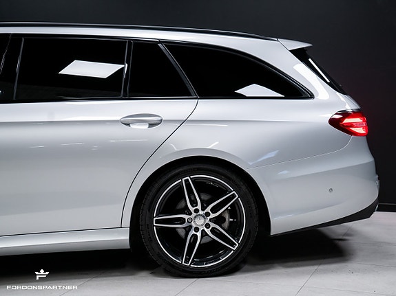 Mercedes-Benz E220 6 of 30