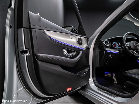 Mercedes-Benz E220 17 of 30