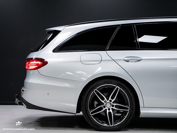 Mercedes-Benz E220 14 of 30