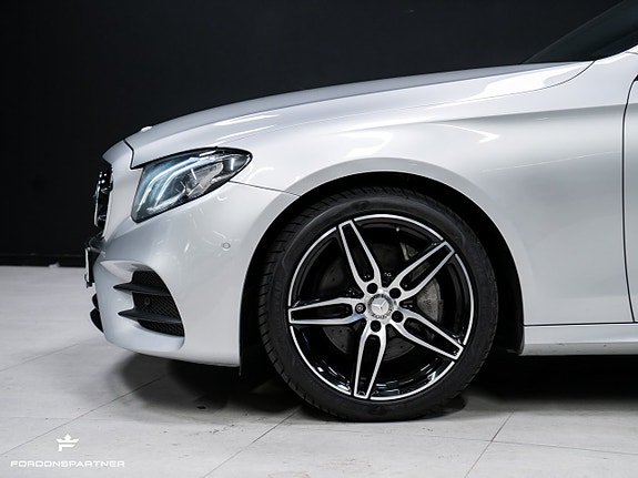 Mercedes-Benz E220 5 of 30