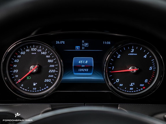 Mercedes-Benz E220 19 of 30