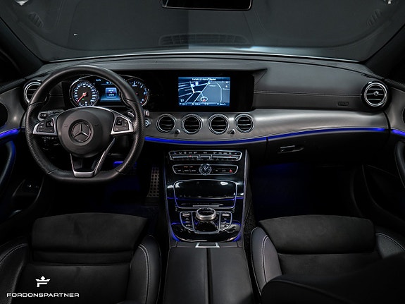 Mercedes-Benz E220 18 of 30