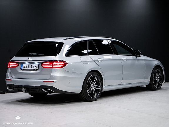 Mercedes-Benz E220 9 of 30