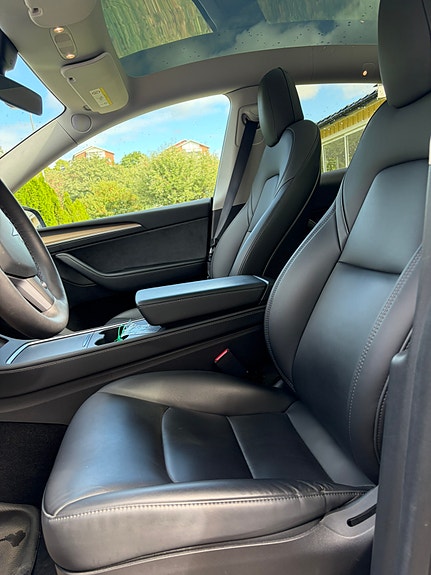 Tesla Model Y 15 of 15