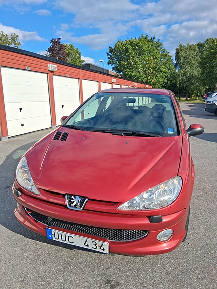 Peugeot 206 2 of 7