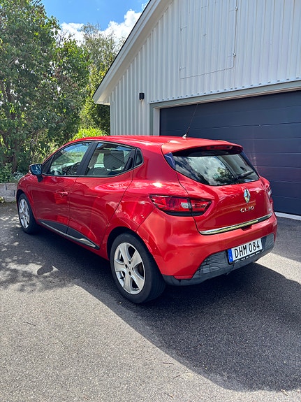 Renault Clio 2 of 8
