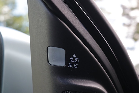 Volvo XC70 19 of 28