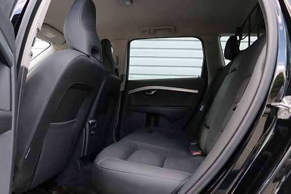 Volvo XC70 23 of 28