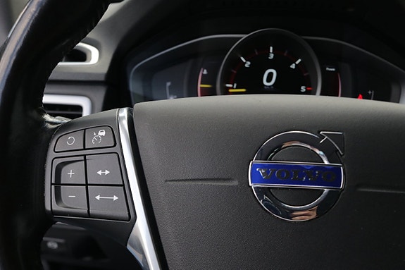Volvo XC70 12 of 28