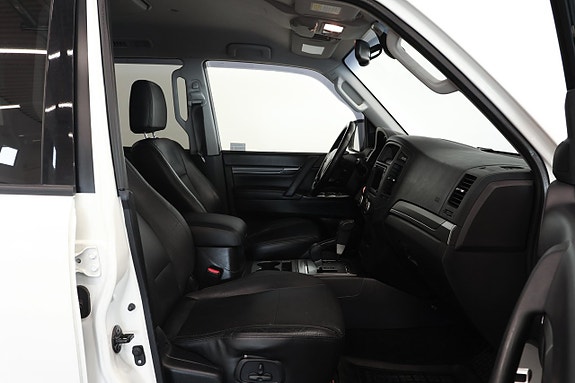 Mitsubishi Pajero 11 of 22
