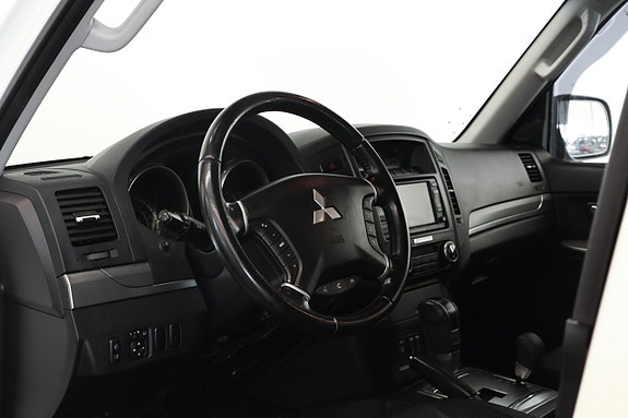 Mitsubishi Pajero 15 of 22