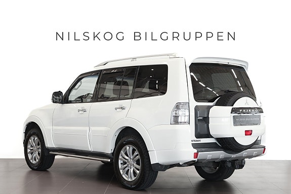 Mitsubishi Pajero 4 of 22