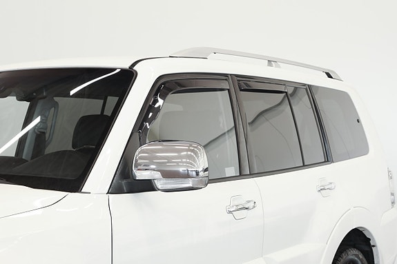 Mitsubishi Pajero 7 of 22