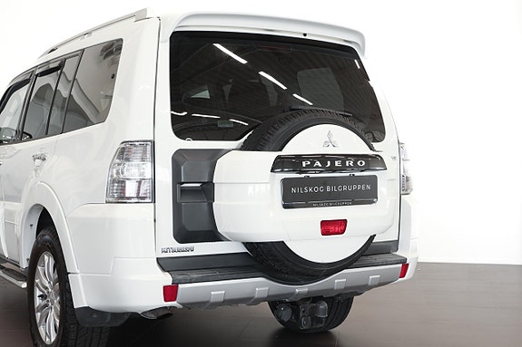 Mitsubishi Pajero 9 of 22