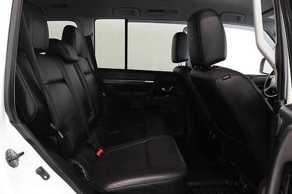 Mitsubishi Pajero 13 of 22