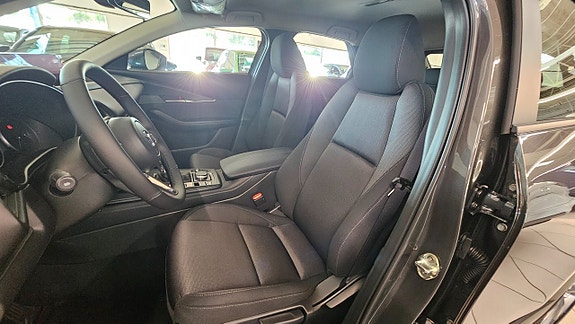 Mazda CX-30 8 of 9