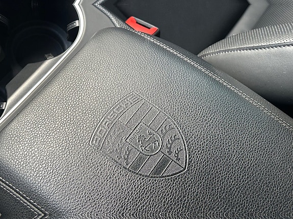 Porsche Cayenne 30 of 30
