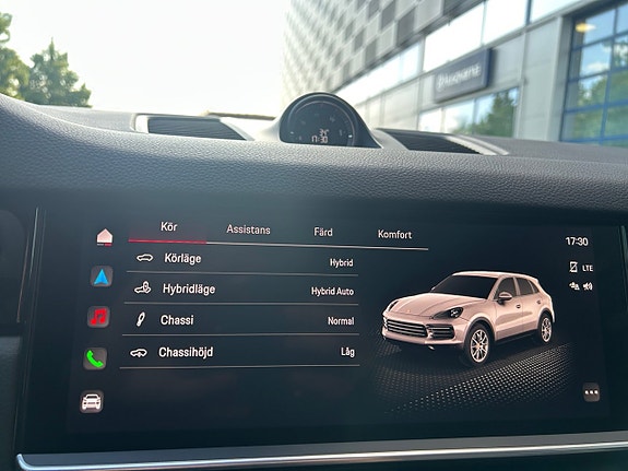 Porsche Cayenne 18 of 30