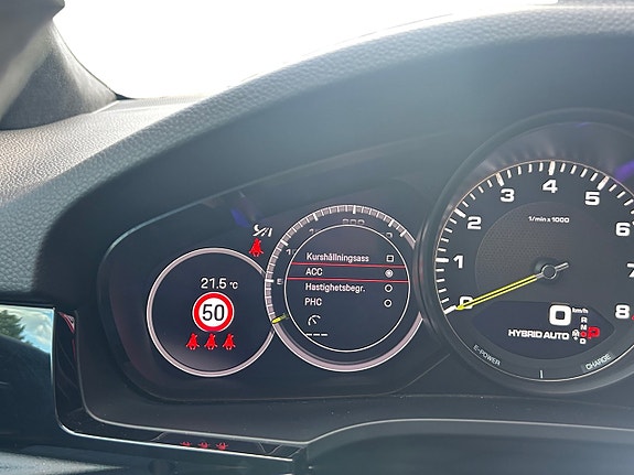 Porsche Cayenne 26 of 30