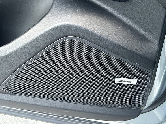 Porsche Cayenne 23 of 30