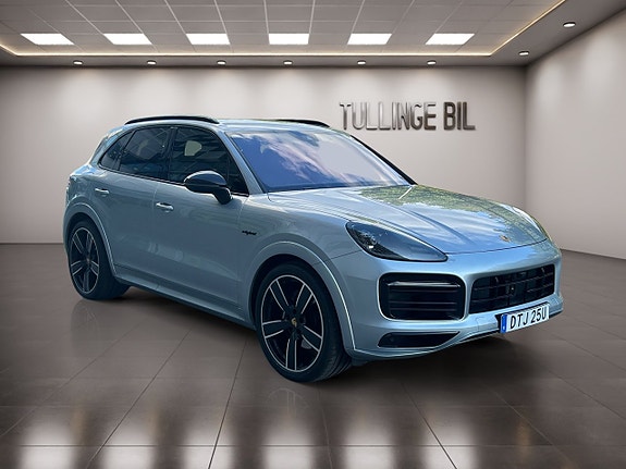 Porsche Cayenne 7 of 30