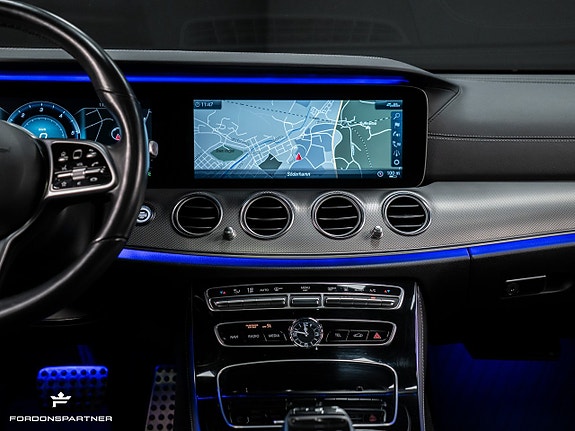 Mercedes-Benz E400 28 of 30