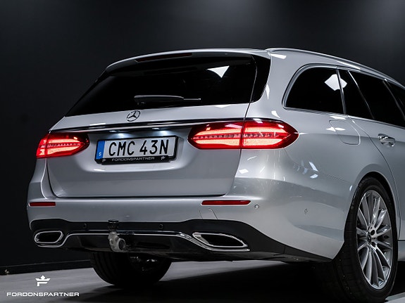 Mercedes-Benz E400 9 of 30
