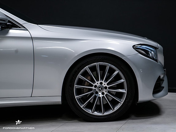 Mercedes-Benz E400 14 of 30