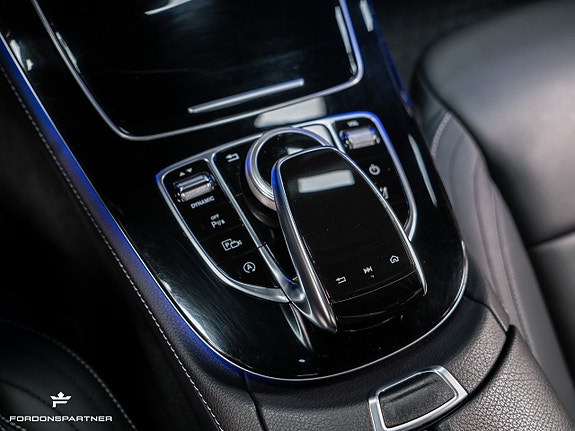 Mercedes-Benz E400 25 of 30