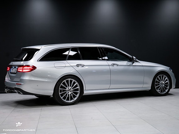Mercedes-Benz E400 12 of 30