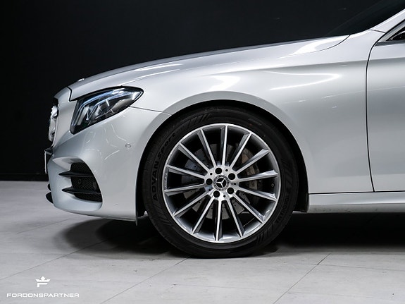 Mercedes-Benz E400 5 of 30