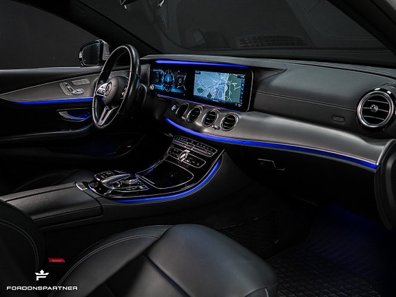 Mercedes-Benz E400 30 of 30