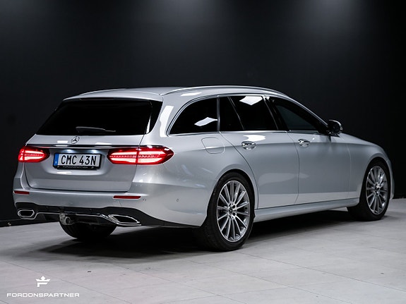 Mercedes-Benz E400 8 of 30