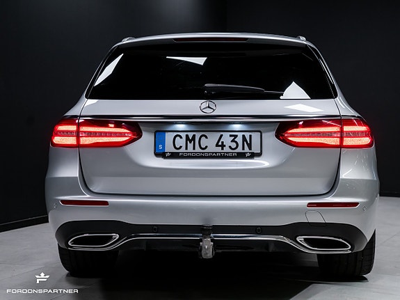 Mercedes-Benz E400 10 of 30