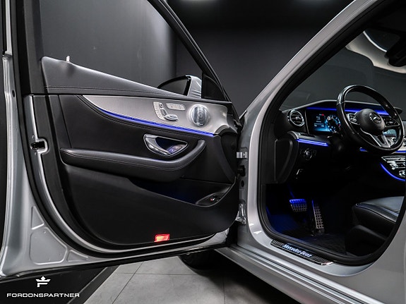 Mercedes-Benz E400 17 of 30