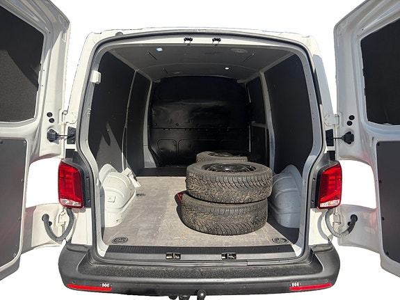 Volkswagen Transporter 10 of 16